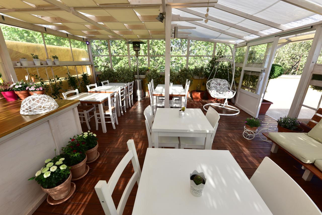 Quodlibet Acomodação com café da manhã  2*